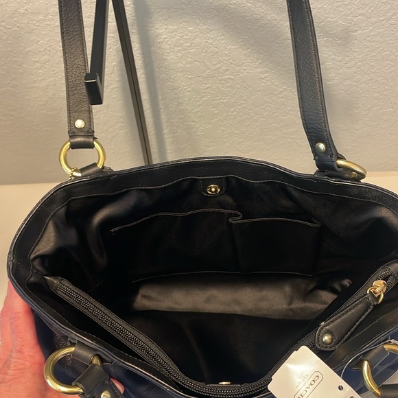 Coach purse, new with tags and bag.
Well kept, grab a good deal! - Picture 4 of 8